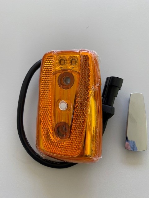 Side blinker LED amber with side lighting 9-32 volt with MB plug